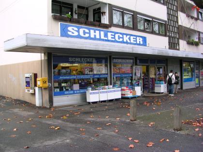 Heilbronn, Gewerbeeinheit mit Sozialräumen ( derzeit Schlecker ), 4 Büro-/Lagerr