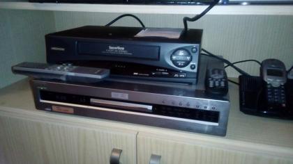 DVD-RECORDER + VHS-RECORDER