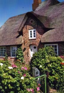 Nordseeurlaub im reetgedeckten Friesenhaus mit Sauna