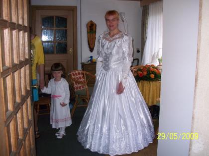 Brautkleid kommplett mit Schleier und Haarschmuck