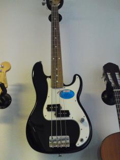 E-Bass Precison Junior  - NEU