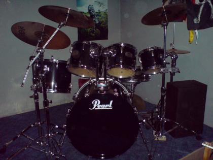 Pearl ELX 825H schwarz incl. Hardware und Beckensatz