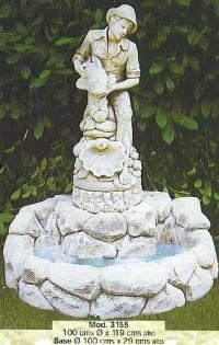 Ein wunderschöner Brunnen mit einer großen Figur  Ref. 3155