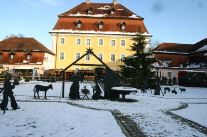 Kultur-Schloss Theuern: Eröffnung des Weihnachtsmarktes