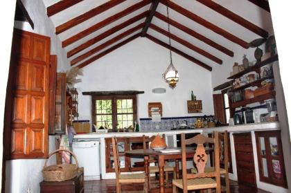 Finca/Cortijo mit Gästehaus auf großem Grundstück westlich von Estepona