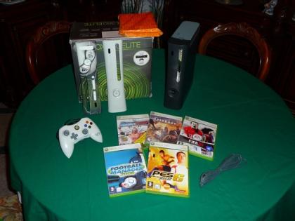 XBOX 360 Elite inkl 2 Faceplates aus 12/08