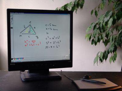 Deutschlandweit: Mathematiklehrer gibt Mathematik und Physik