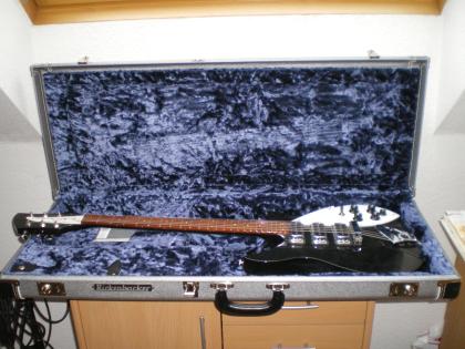 Suche org. Rickenbacker Case VC 4 94530 Silver Tolex