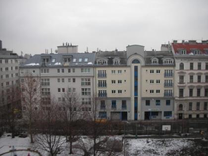 TOP SANIERT SONNIG +GUT ANGELEGETE STILALTBAU-HAUPTMIET-WOHNUNG NÄHE MARIAHILFER