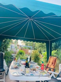 Solider großer Wohnwagen Ferien Unterkunft mit Garten am Hämelsee