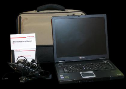 Toshiba Tecra S3 15  1,5GB RAM 60GB Speicherplatz CD-RW/DVD Windows XP + Tasche 