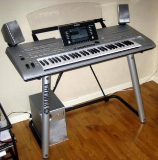 Zum Verfauf Yamaha Tyros 3 Keyboard....-0.7978Euro