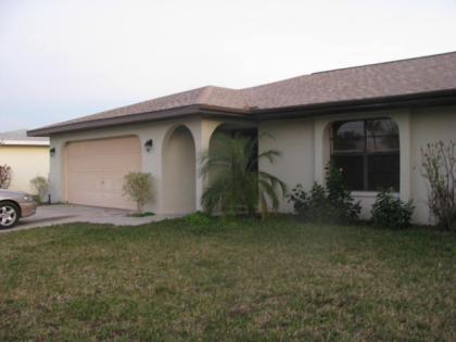 Zwangsverkauf, Florida, Haus mit Schwimmbad in SE Cape Coral