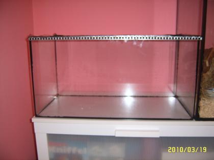Glasbecken mit Abdeckungsgitter