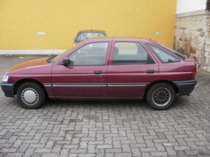 Ford Escort billlig zu verkaufen