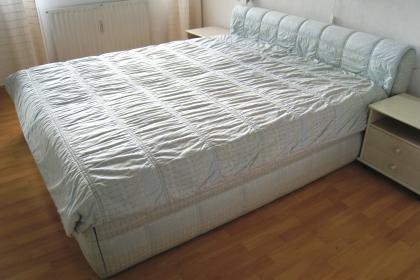 Polsterdoppelbett