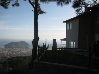 ZU FERKAUFEN 3+1 VILLA IN ALANYA