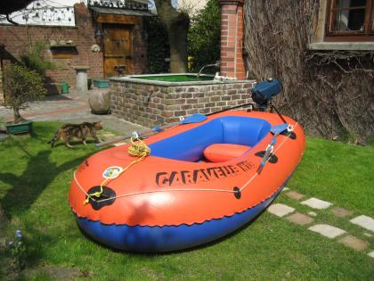 Schlauchboot mit Motor
