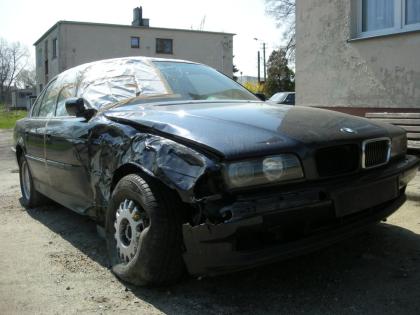 BMW 750i zum Ausschlachten Bj. 96