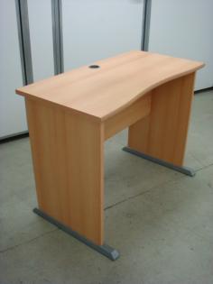Schreibtisch / PC-Tisch