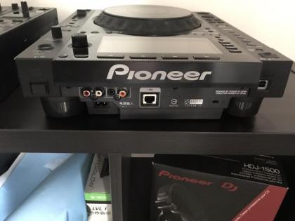 2x Pioneer CDJ 900 Nexus + 1x Pioneer DJM-900NXS2