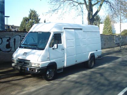 Renault B 120 Messenger Großraumkasten-Lieferwagen mit AHK