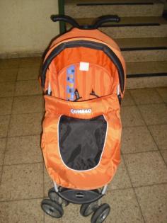 Moderner Buggy in Orange inkl. Fußdecke und Regenverdeck ToP Zustand