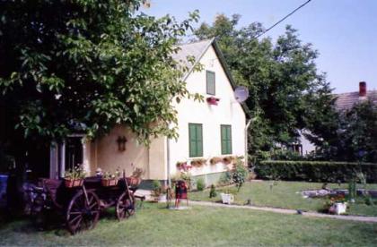 Balaton/Plattensee Einfamilienhaus-Ferienhaus zu verkaufen