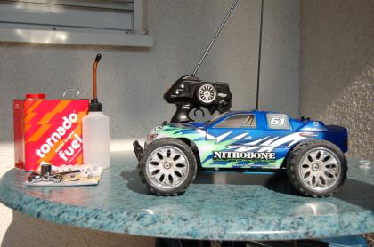 So gut wie neuer Carson Off-Road Truggy 1:10 RTR Autostart
