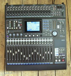 Tascam DM-24 m. zusaetzl. Adat Karte - Top-Zustand DM24