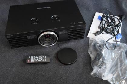 PANASONIC PT-AE3000E LCD Projektor