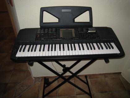 Keyboard: Yamaha PSR-530 (VB 210 Euro)