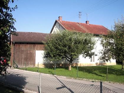 Deutschland Bäderdreieck Rottal. 2-Fam.-Haus m. Nebengeb.