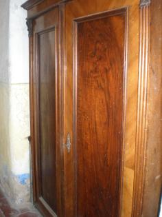 Altertümliche Schrank 