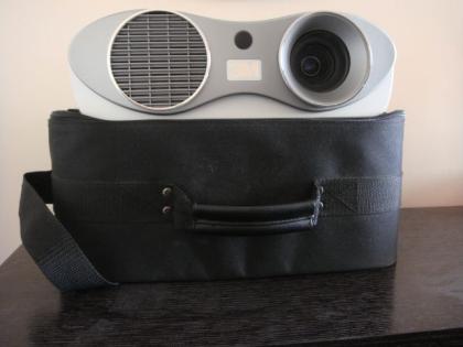 3M Beamer Piccolo S10 LCD Beamer / Projektor  inkl.Neue Lampe 