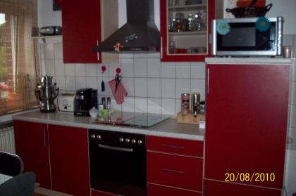 MODERNE, ROTE, 2 JAHRE alte Küche