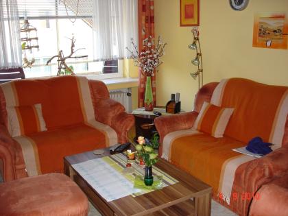 Sitzgarnitur: 2-2-1-Hocker