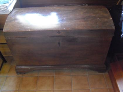  Wunderschöne gut erhaltene Runddeckeltruhe 
