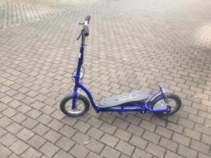 Tretroller dunkelblau