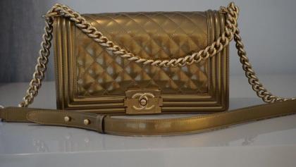 CHANEL 100% ORIGINAL Lackleder Boy Handtasche, Original Rechnung