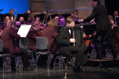 Akkordeon, Klavier, Bandoneon Unterricht, auch online. Akkordeon Virtuosi Dresde