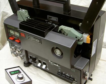 Super 8-Projektor Elmo GS-1200 mit integrierter Kamera