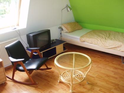 MÖBLIERTES ZIMMER zw. ELMSHORN u. PINNEBERG in TORNESCH