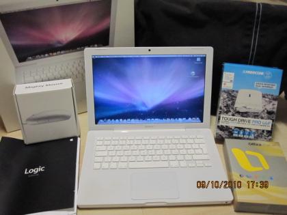 Apple MacBook 13 white, 4 GB, Musiksoftware Logic Studio 8 u. viel Zubehör