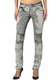 Junge und spritzige Damenmode - Stretchjeans, Pullover und andere herbstliche Tr