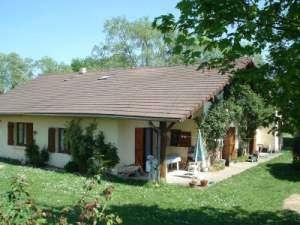 Komfortables, kinderfreundliches und ruhig gelegenes  Ferienhaus in Romenay/Südb