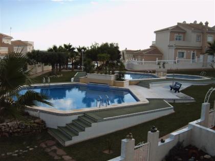 Reihenhaus Lola mit Gemeinschaftspool an der Costa Blanca zu verkaufen