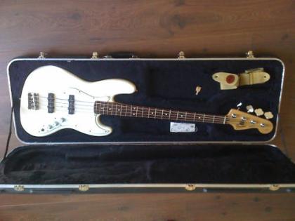 Fender Jazz Bass  Made in USA  Arctic White