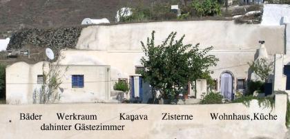 Traditionelles Höhlen Haus auf Santorin / Griechenland