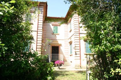 Herrschaftlich große Landhausvilla 